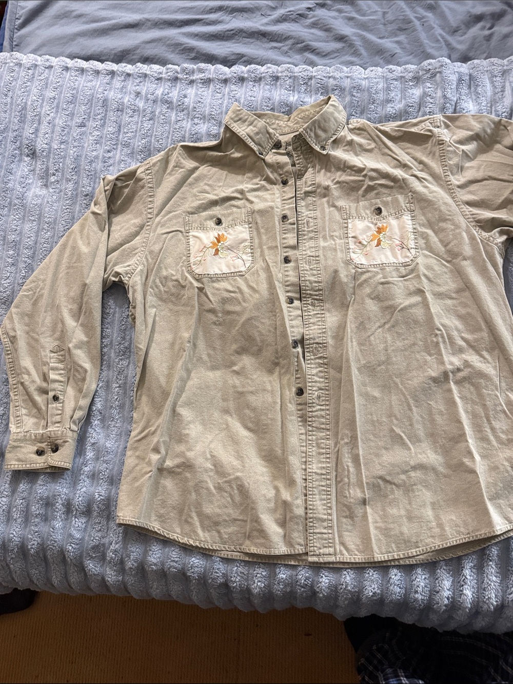 WindRiver Upcycled Casual Beige Button-Down Shirt with Patchwork Pockets - Picture 4 of 11